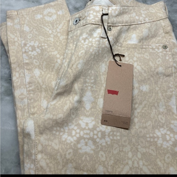 NWT Levi Legging Jeans - White Beige, stretchy. Size 10 FLASH SALE! - Picture 5 of 7